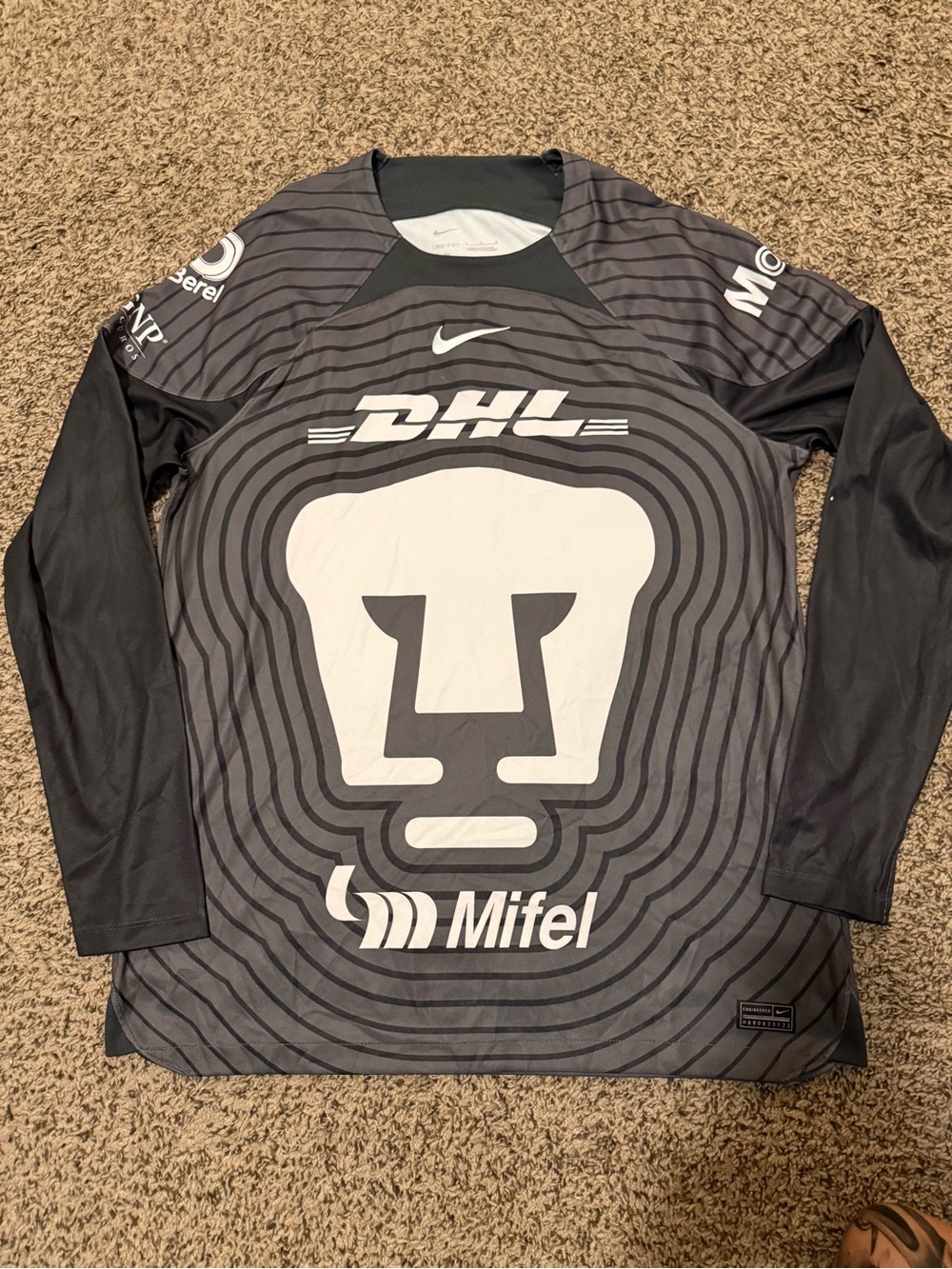 Nike Men’s Pumas Long-Sleeve Soccer Jersey
